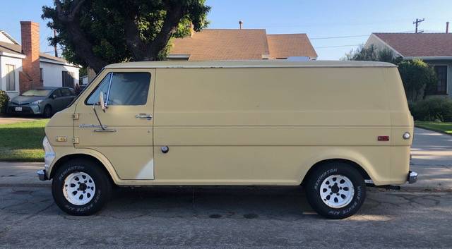 1972 Ford Econoline Custom – Frank’s Cars in the Hood